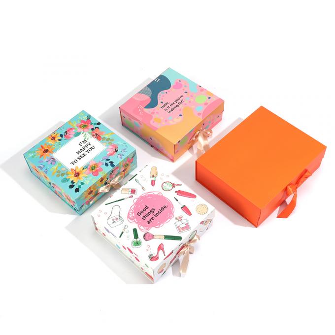 Dimensioni personalizzate Accepted Magnetic Foldable Gift Box con stampa a colori CMYK Pantone 9
