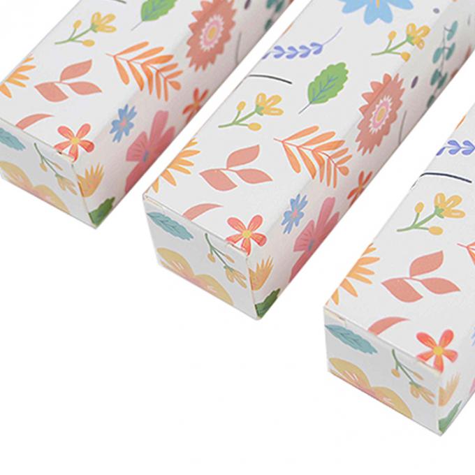 Cartone di carta kraft stampato con logo personalizzato per la confezione di rossetti cosmetici e lucidi per labbra 10