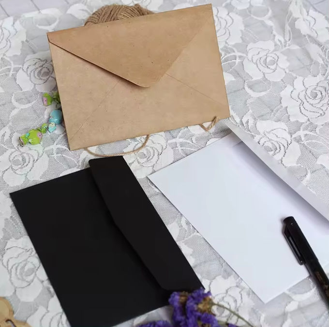 Autoadesivo carta su misura busta bollino imbottito carta kraft busta 1